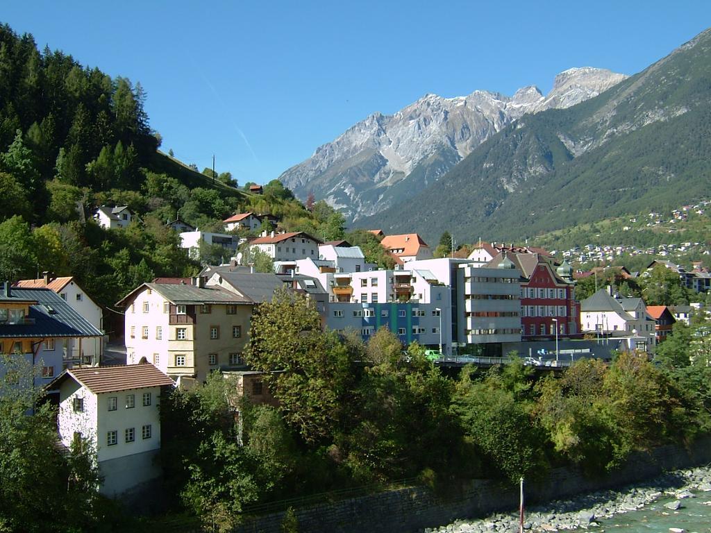 Schwarzer Adler Hotel Landeck Exterior foto